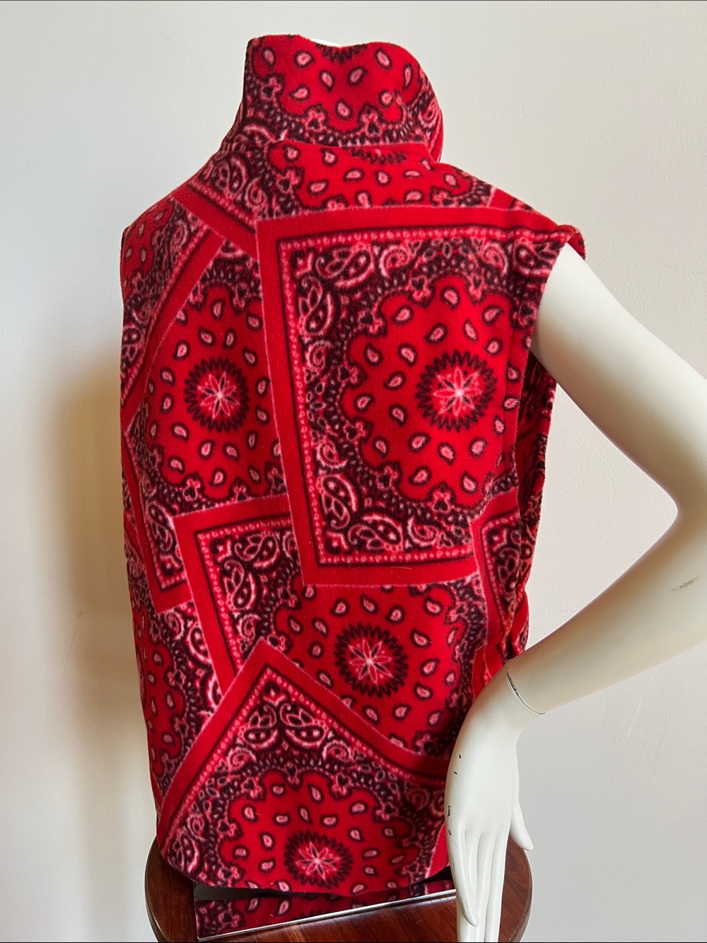 Black Mountain RARE vintage Red Bandana Print Fleece Vest made in the USA - Picture 3 of 6